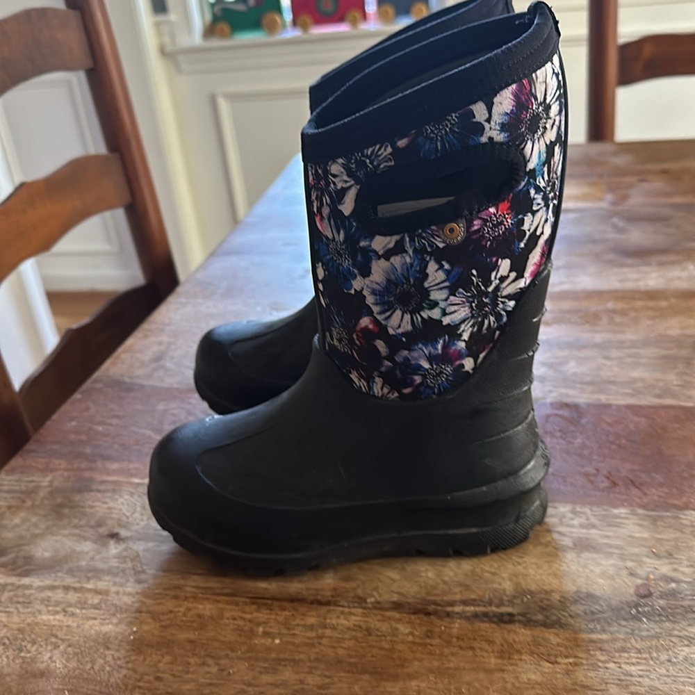 Bogs Neo-classic winter snow boot girls size 13